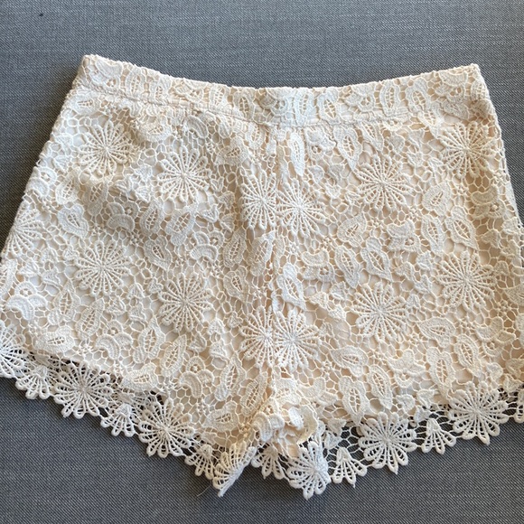 White dantelle Zara skort in size S - Picture 2 of 3